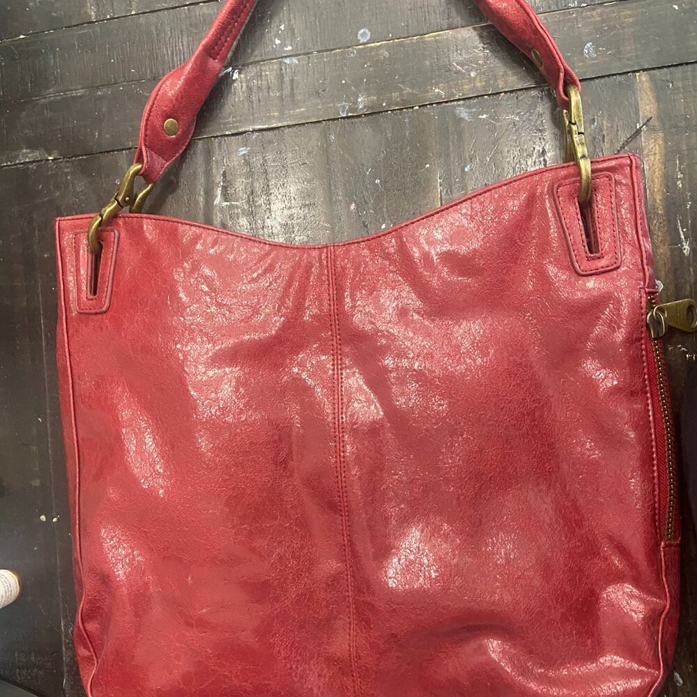 Matt and Nat Red Handbag Gold hardware - Picture 2 of 6